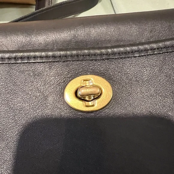 Vintage Coach Ridgefield Purse 9812 - Picture 3 of 14